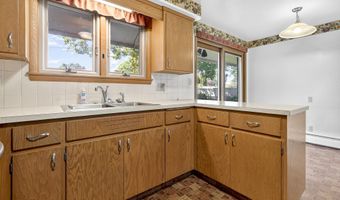 521 W SENECA Dr, Appleton, WI 54911