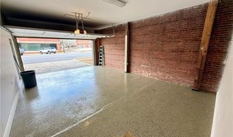 712 4TH Ave, West Point, GA 31833