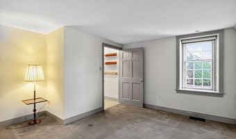 3 HIDDEN Ln, Abington, PA 19001