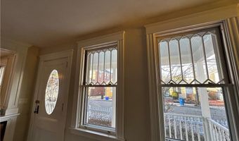 100 Maple Ave, Barrington, RI 02806