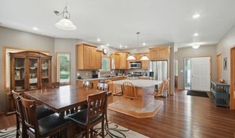 4942 Hemingway Dr, Ames, IA 50014
