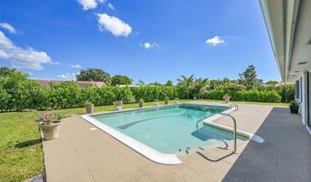 524 Muirfield Dr, Atlantis, FL 33462