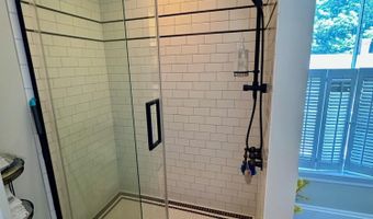 23 Holland St, Bangor, ME 04401
