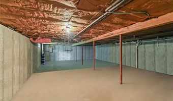 13 Sunnyside Dr, Cumberland, RI 02864