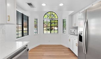 11722 Oak St, Apple Valley, CA 92308