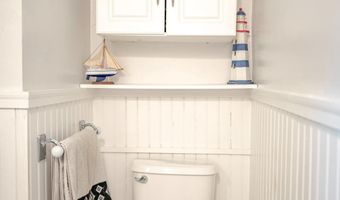 301 ADAMS St B, Annapolis, MD 21403