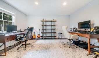 4005 KLOMAN St, Annandale, VA 22003