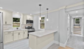 28 Spruce Mountain Rd, Danbury, CT 06810