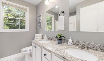 3 Victory Falls Rd, Coventry, RI 02827