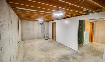 2933 Forest Dr, Alton, IL 62002