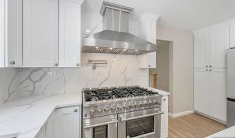 31 Gloria Dr, Allendale, NJ 07401