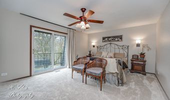 1402 Winaki Trl, Algonquin, IL 60102