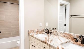 70 CHESTNUT Cv, Atoka, TN 38004