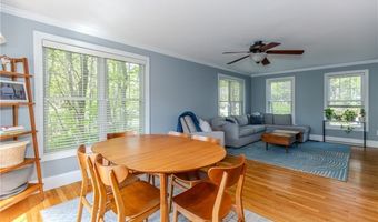 50 Searle Ave, Cranston, RI 02920