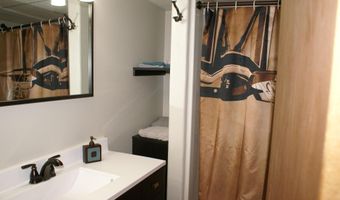 102 Linda Ln, Aberdeen, SD 57401