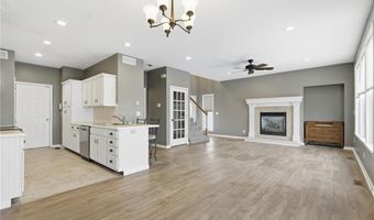 1323 N 158th Ct, Basehor, KS 66007