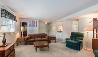 214 W Hintz Rd, Arlington Heights, IL 60004