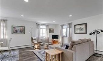 66 Girard Ave 423, Newport, RI 02840