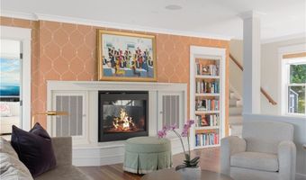 5 Hampden St, Barrington, RI 02806