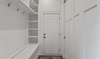 414 N MONROE St, Arlington, VA 22201