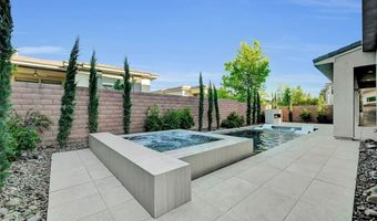 68 Grey Feather Dr, Las Vegas, NV 89135