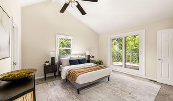 156 N BEDFORD St B, Arlington, VA 22201