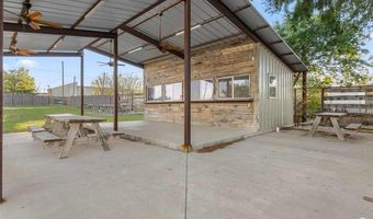 305 N SYCAMORE St, Archer City, TX 76351