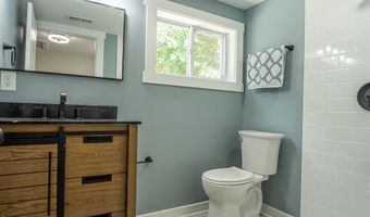 16 PAROLE St, Annapolis, MD 21401