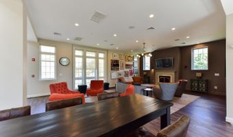 4113 S FOUR MILE RUN Dr #404, Arlington, VA 22204