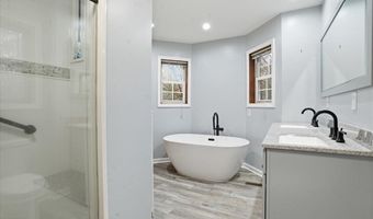 10 Farmer Ct, Albrightsville, PA 18210
