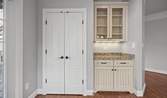 8047 FAIRFAX Rd, Alexandria, VA 22308