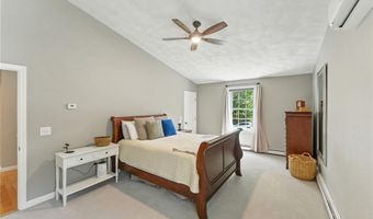 3 Sandy Ln, Bristol, RI 02809