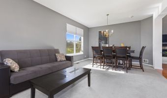 9 Lake Plumleigh Ct, Algonquin, IL 60102