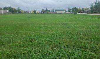 102 11th St E, Bottineau, ND 58318