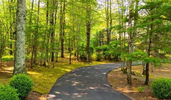 60 Pheasant Dr, East Greenwich, RI 02818