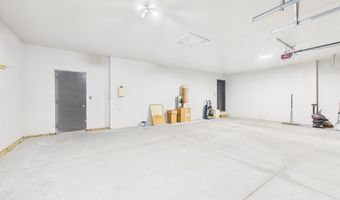 1212 E Fleetwood Cir, Brandon, SD 57005