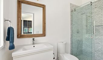 7101 LONGWOOD Dr, Bethesda, MD 20817