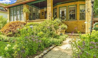 1805 ST Clair River Dr, Algonac, MI 48001