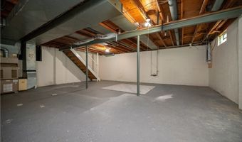 1768 Celeste Cir, Austintown, OH 44511