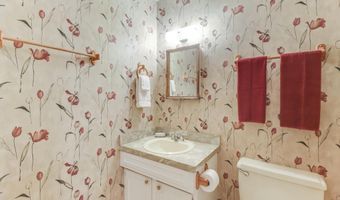1739 Thomas Jefferson Dr, Biloxi, MS 39531