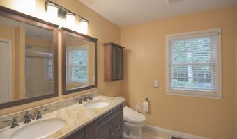 3720 KING ARTHUR Rd, Annandale, VA 22003