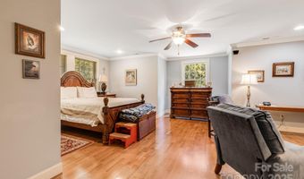 28 Trafalgar Cir, Asheville, NC 28805