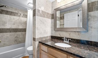 2736 S Embers Ln 2736, Arlington Heights, IL 60005