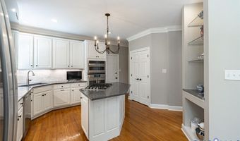 14469 Riverside Dr, Ashland, VA 23005