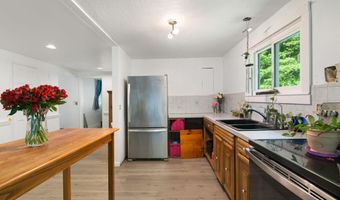 25-27 Gingko Ln, Brattleboro, VT 05301