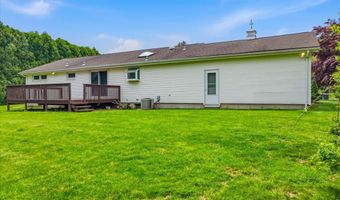 35 Dorchester Ln, Branford, CT 06405