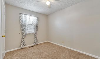 8 Cedar Dr, Barboursville, WV 25504