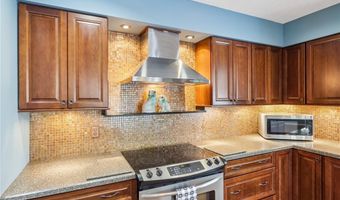 838 Lynnhaven Ln, Akron, OH 44313