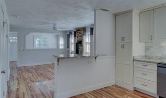 33 Spruce Ln, Bristol, RI 02809