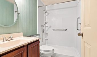 15 Curtis St 101, Cranston, RI 02920